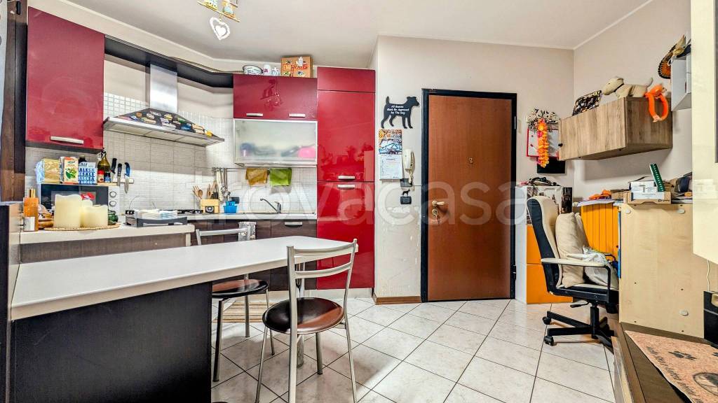 appartamento in vendita a Pavia in zona Vallone