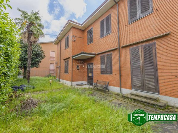 appartamento in vendita a Pavia in zona Centro Città