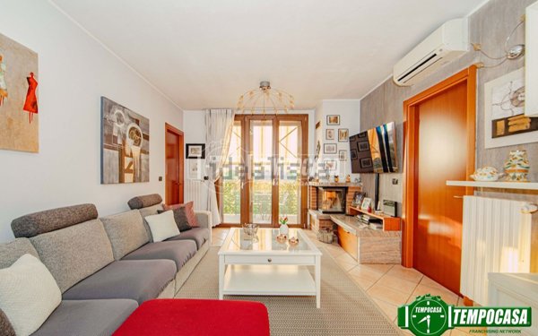 appartamento in vendita a Pavia in zona Vallone