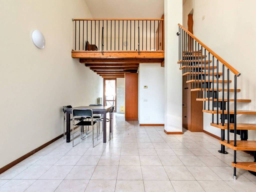 appartamento in vendita a Pavia in zona Centro Città