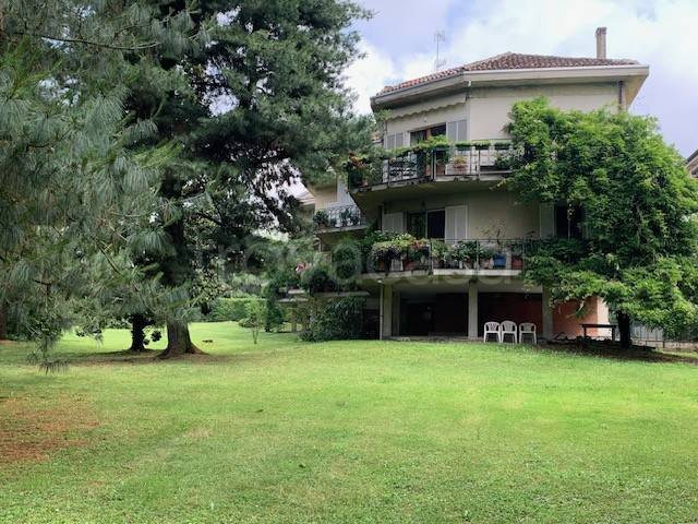 appartamento in vendita a Pavia in zona Casa sul Fiume