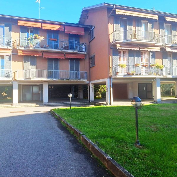 appartamento in vendita a Pavia in zona Casa sul Fiume