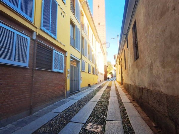 appartamento in vendita a Pavia in zona Centro Città