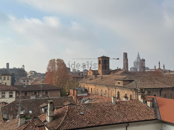 appartamento in vendita a Pavia in zona Centro Città