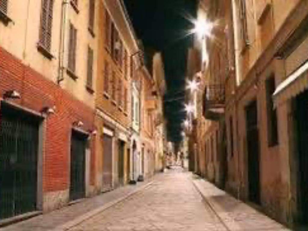 negozio in vendita a Pavia in zona Centro Città