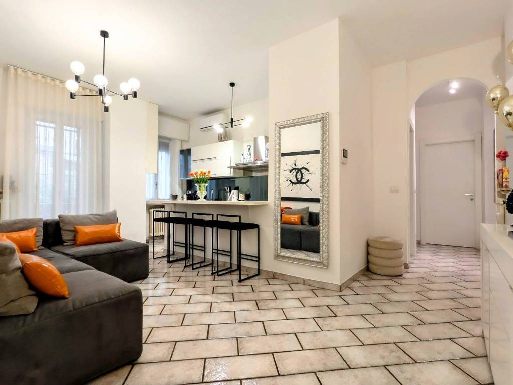 appartamento in vendita a Pavia in zona Pompieri