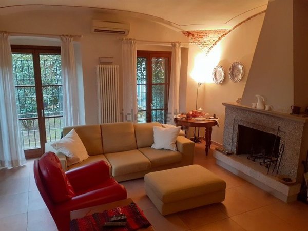 casa indipendente in vendita a Pavia in zona Rizza