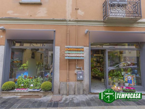 negozio in vendita a Pavia in zona Centro Città