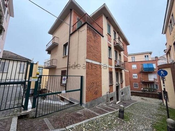 appartamento in vendita a Pavia in zona Centro Città