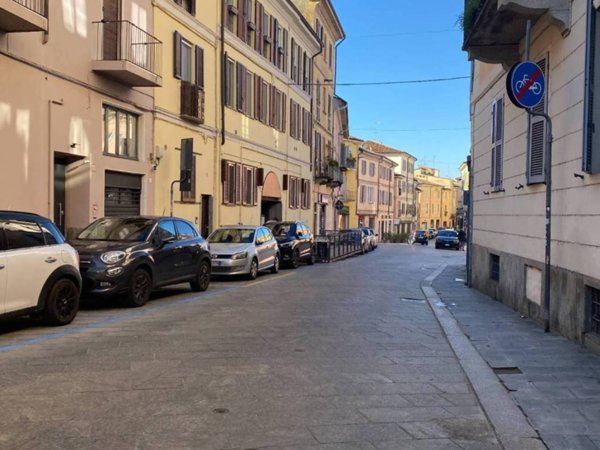 appartamento in vendita a Pavia in zona Centro Città