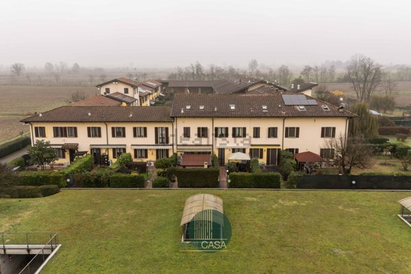 appartamento in vendita a Pavia in zona Fossarmato