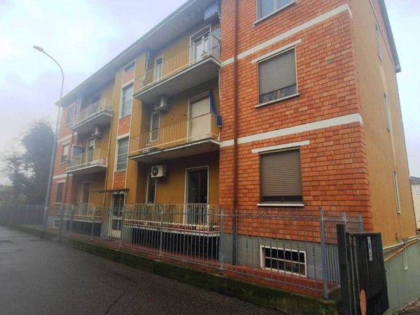 appartamento in vendita a Pavia in zona Casa sul Fiume