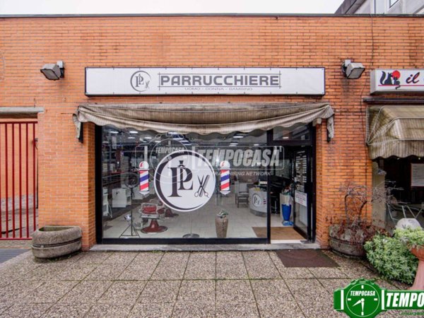 negozio in vendita a Pavia in zona Centro Città