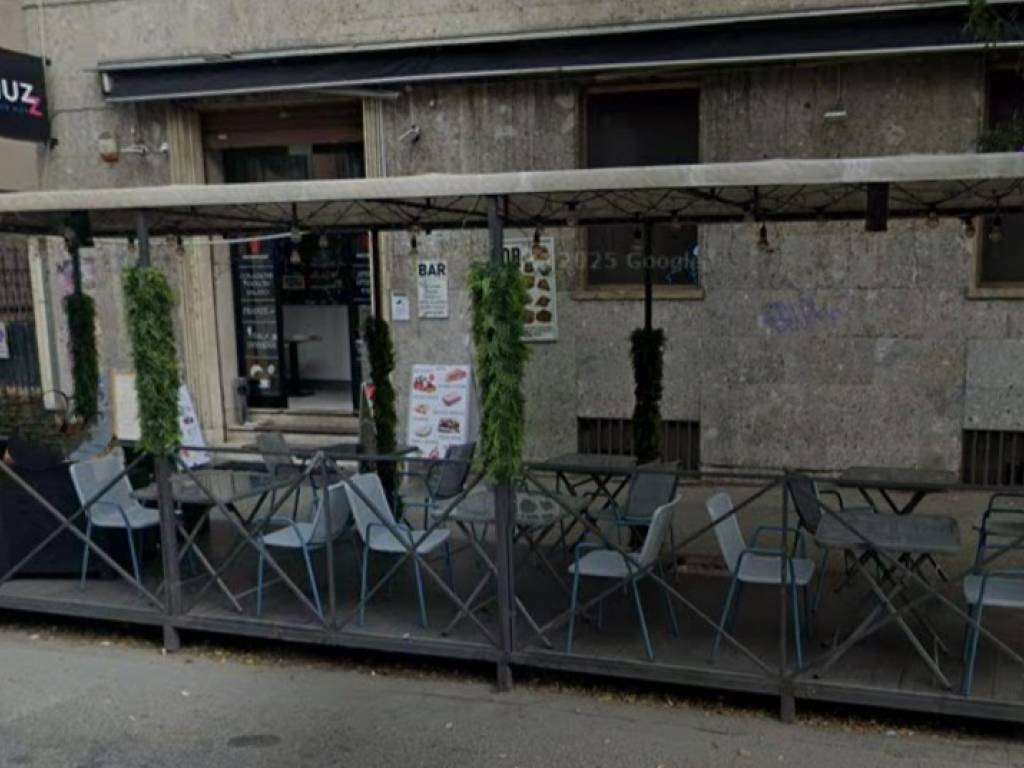 negozio in vendita a Pavia in zona Stazione