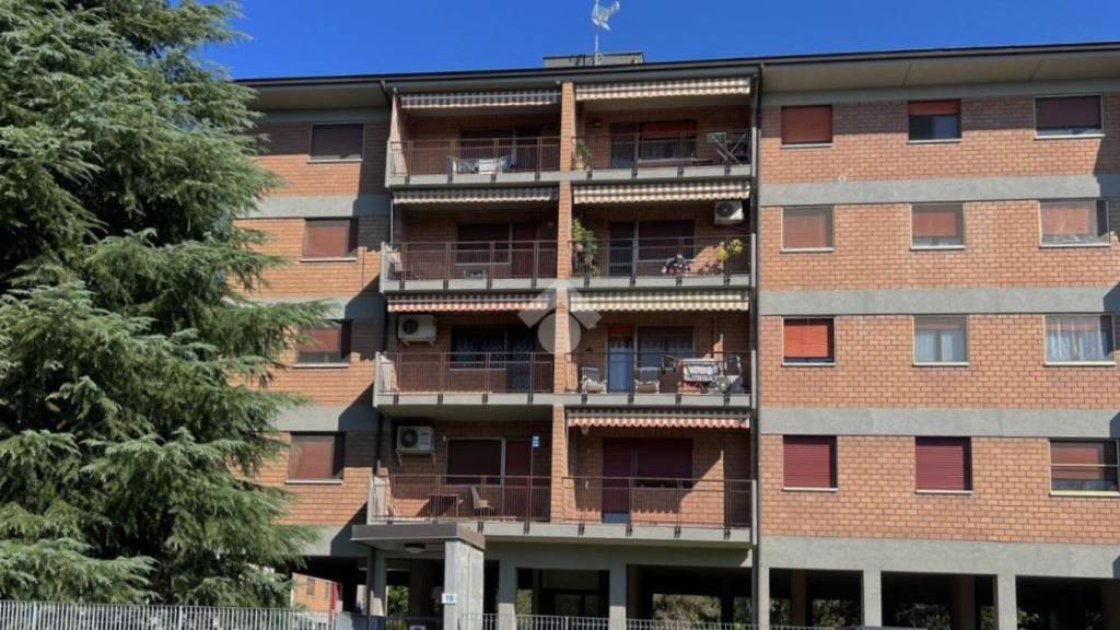appartamento in vendita a Pavia in zona Vallone