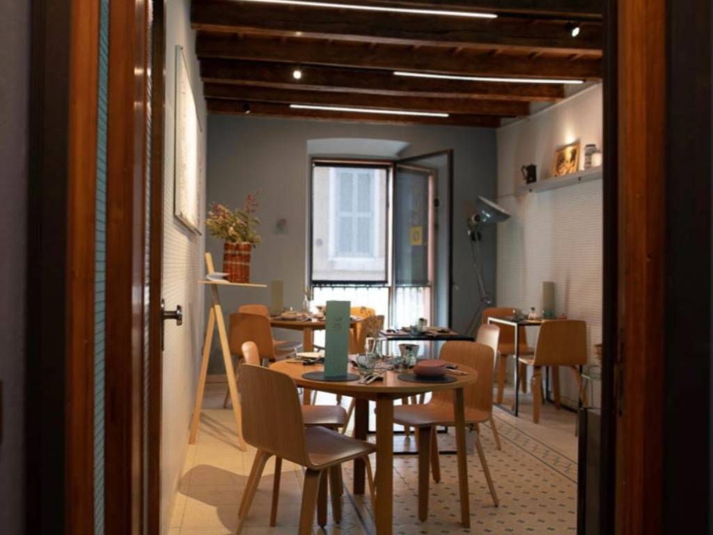 negozio in vendita a Pavia