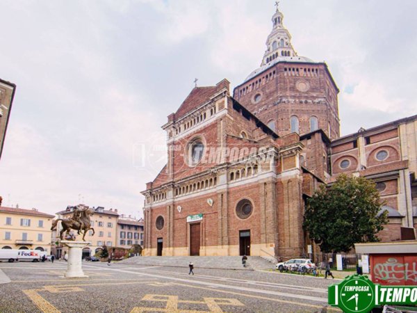 appartamento in vendita a Pavia in zona Centro Città