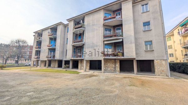 appartamento in vendita a Pavia in zona Vallone