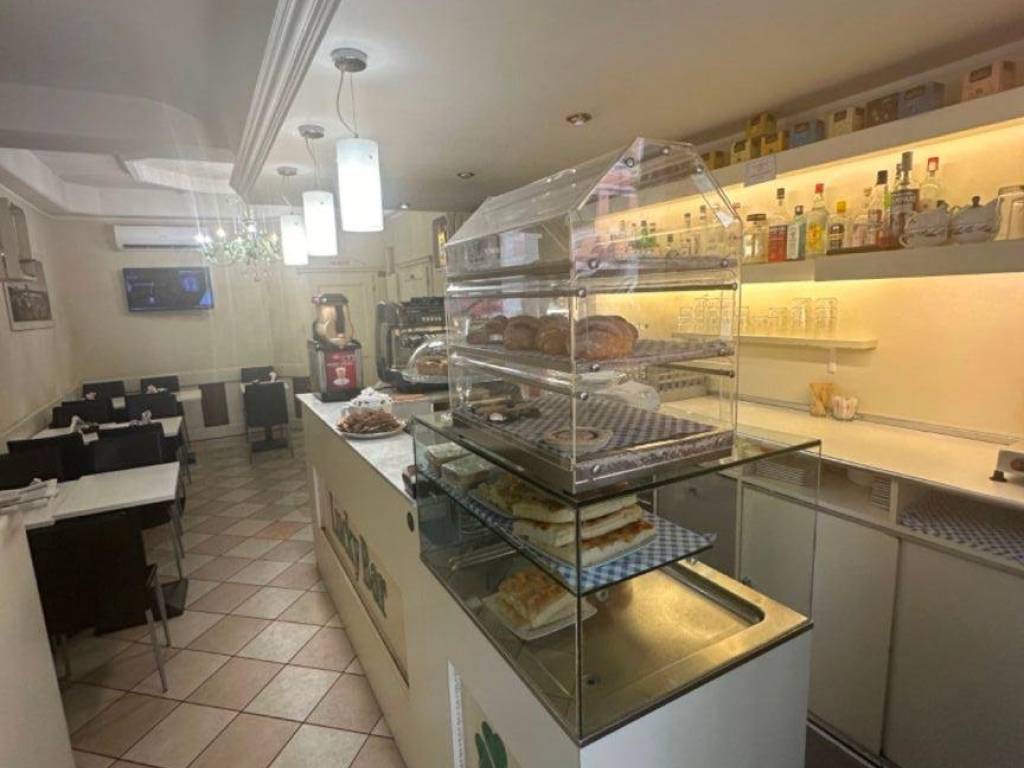 negozio in vendita a Pavia