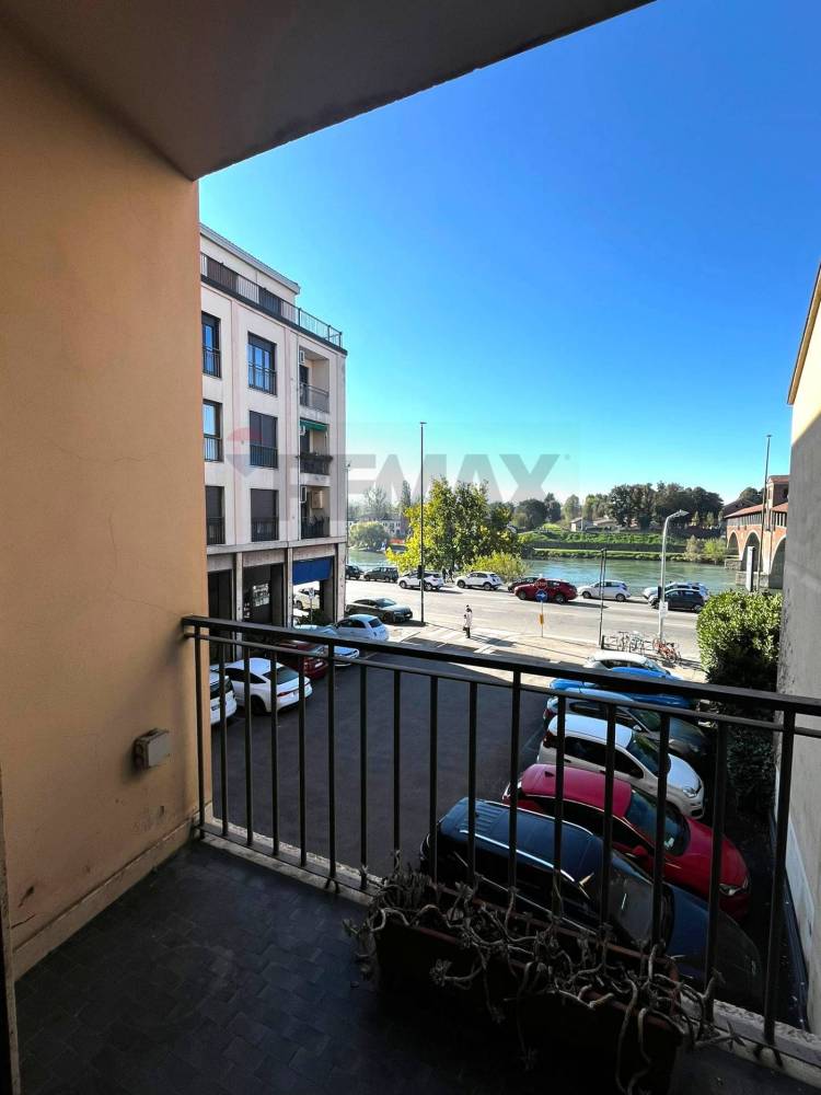appartamento in vendita a Pavia in zona Centro Città