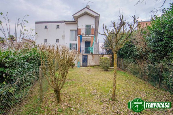 appartamento in vendita a Pavia in zona Centro Città