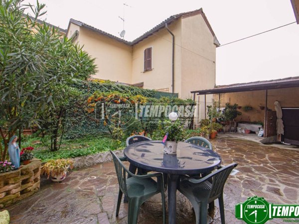 casa indipendente in vendita a Pavia in zona Centro Città