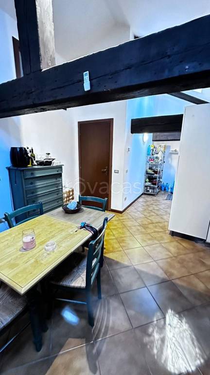 appartamento in vendita a Pavia in zona Centro Città