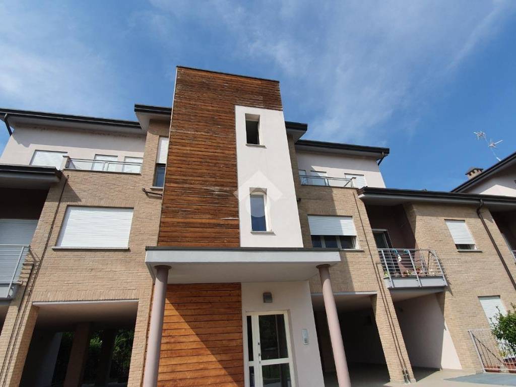 appartamento in vendita a Pavia in zona Casa sul Fiume