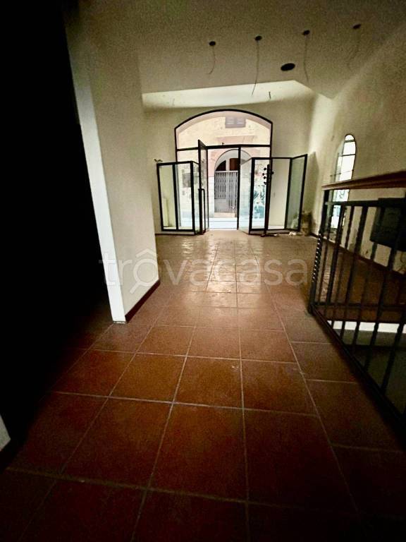 negozio in vendita a Pavia in zona Centro Città