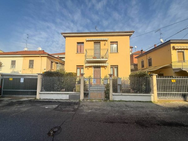 casa indipendente in vendita a Pavia in zona Viale Cremona