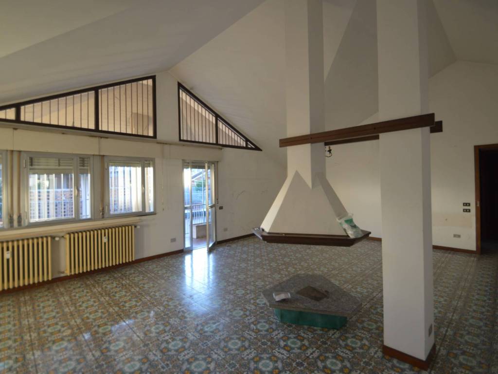 appartamento in vendita a Pavia in zona Stazione