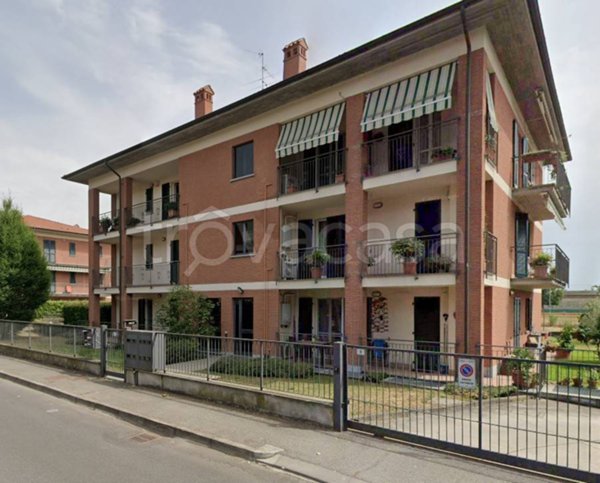 appartamento in vendita a Pavia in zona Pompieri