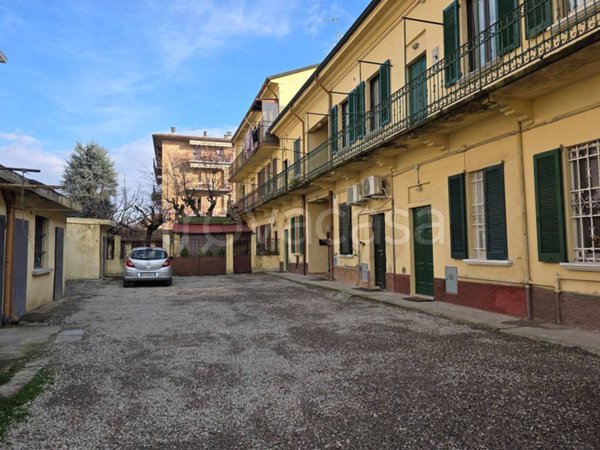 appartamento in vendita a Pavia in zona Pompieri