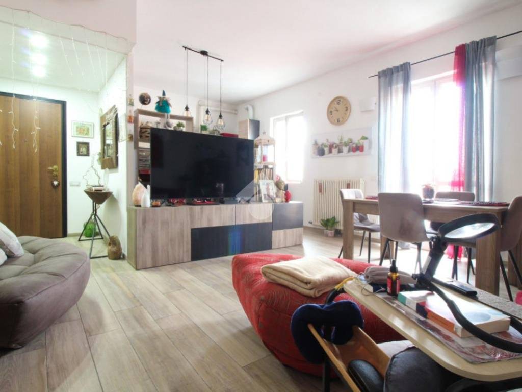 appartamento in vendita a Pavia in zona Vallone