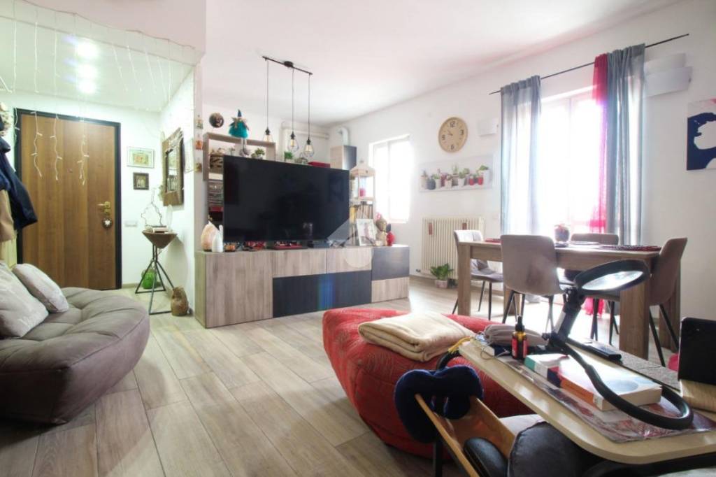 appartamento in vendita a Pavia in zona Vallone