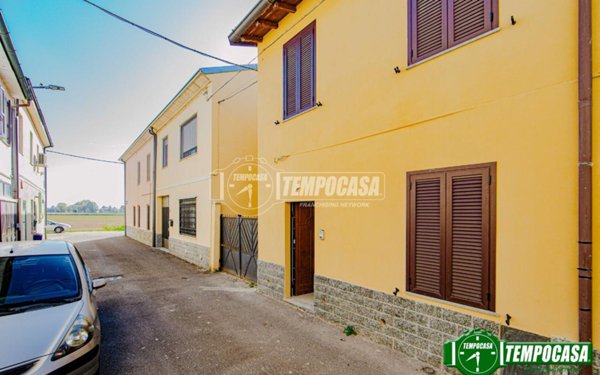 casa indipendente in vendita a Pavia in zona Centro Città
