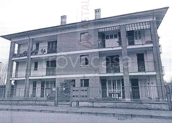 appartamento in vendita a Pavia in zona Pompieri