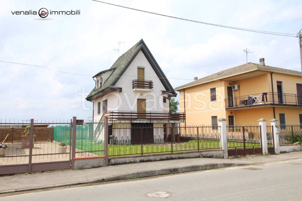 casa indipendente in vendita a Pavia in zona Policlinico