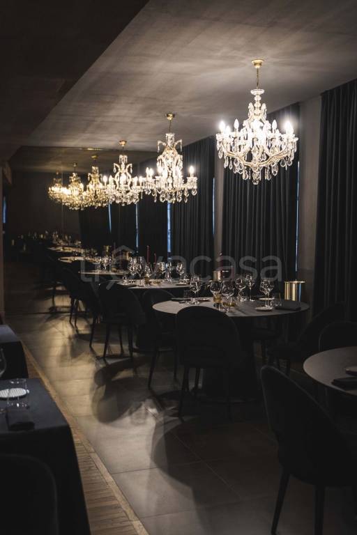 negozio in vendita a Pavia in zona Borgo Ticino