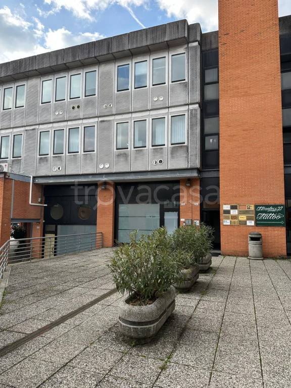 ufficio in vendita a Pavia in zona Stazione