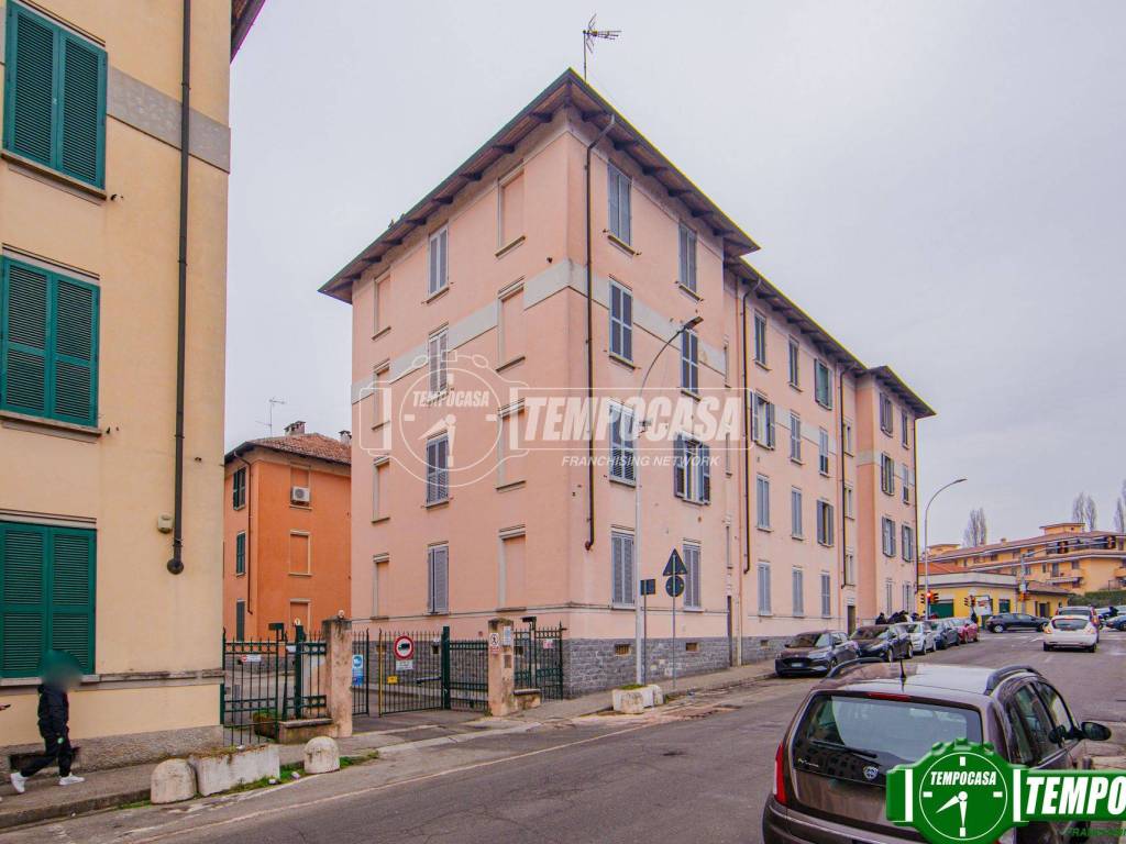 appartamento in vendita a Pavia in zona Stazione