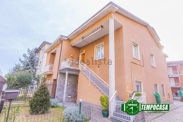 appartamento in vendita a Pavia in zona Vallone