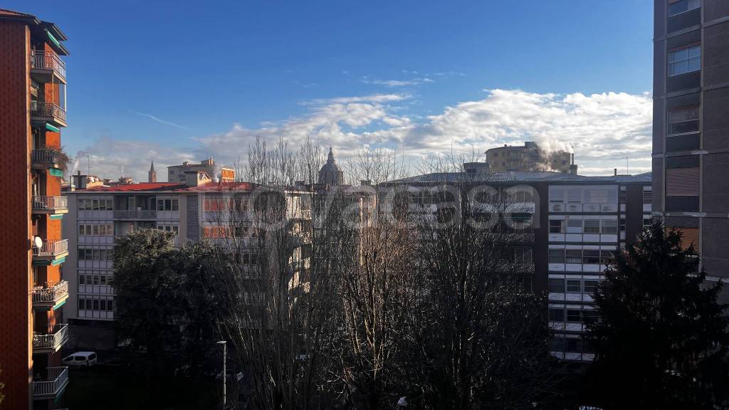 appartamento in vendita a Pavia in zona Stazione