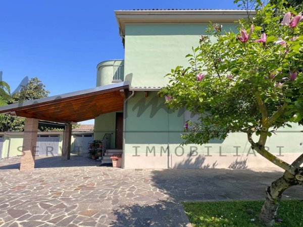 casa indipendente in vendita a Pavia in zona Mirabello