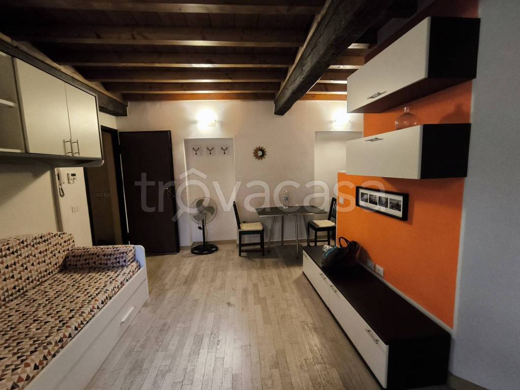 appartamento in vendita a Pavia in zona Centro Città