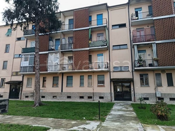 appartamento in vendita a Pavia in zona Vallone