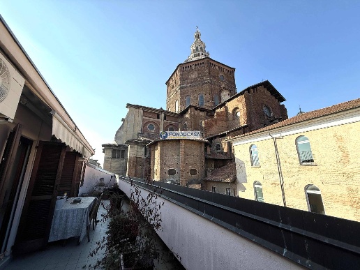 appartamento in vendita a Pavia in zona Centro Città