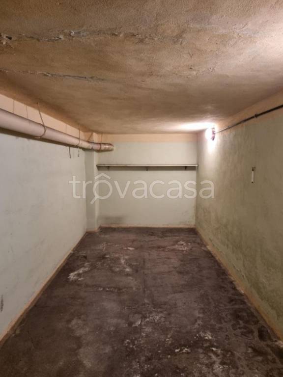 locale di sgombero in vendita a Pavia in zona Campari