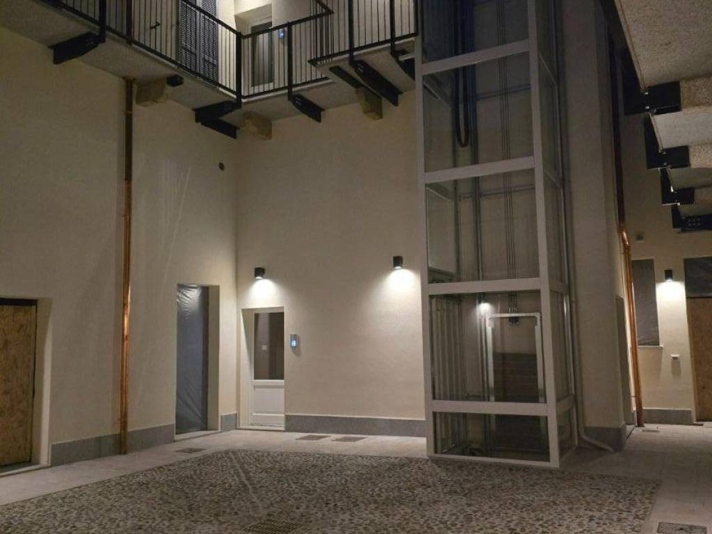 appartamento in vendita a Pavia in zona Centro Città