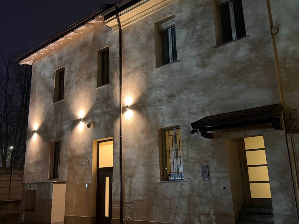 appartamento in vendita a Pavia in zona Pompieri